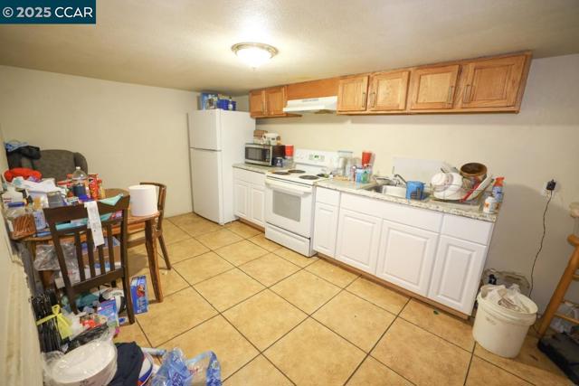 216 Suisun Ave, Rodeo CA: https://media.crmls.org/mediaz/f61e7105-4f28-4d99-8c77-5ea0e7435c83.jpg