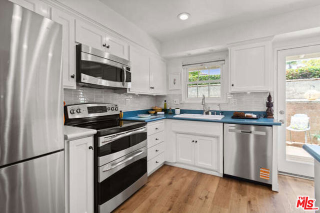 16951 Canyon Lane, Huntington Beach CA: https://media.crmls.org/mediaz/f61e7e3e-485f-47df-9fb1-13eb4d88c5b1.jpg