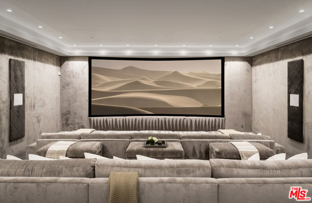 901 Oxford Way, Beverly Hills CA: https://media.crmls.org/mediaz/f61f619e-d070-4690-bd2a-2f14e1627b97.jpg