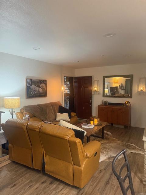 Detail Gallery Image 5 of 12 For 615 Fredricks Ave. #113,  Oceanside,  CA 92058 - 2 Beds | 2 Baths