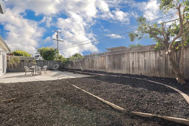 4349 La Cosa Ave, Fremont CA: https://media.crmls.org/mediaz/f6207989-83a3-4e90-9665-4edfda6a932a.jpg