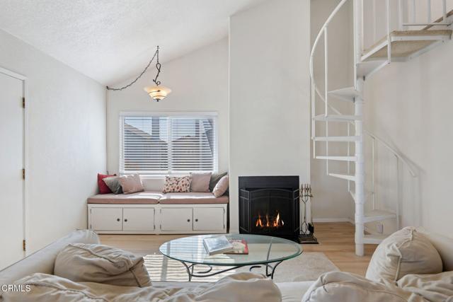 Detail Gallery Image 5 of 29 For 5125 W Wooley Rd #5,  Oxnard,  CA 93035 - 2 Beds | 2 Baths