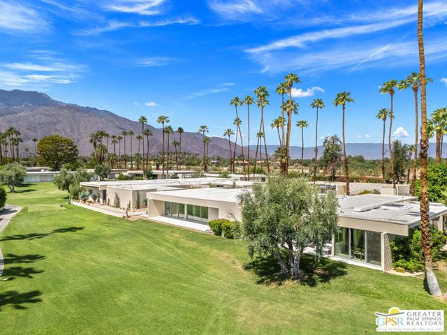 207 Desert Lakes Drive, Palm Springs CA: https://media.crmls.org/mediaz/f6217257-b510-4621-8dc4-04879b668fc1.jpg