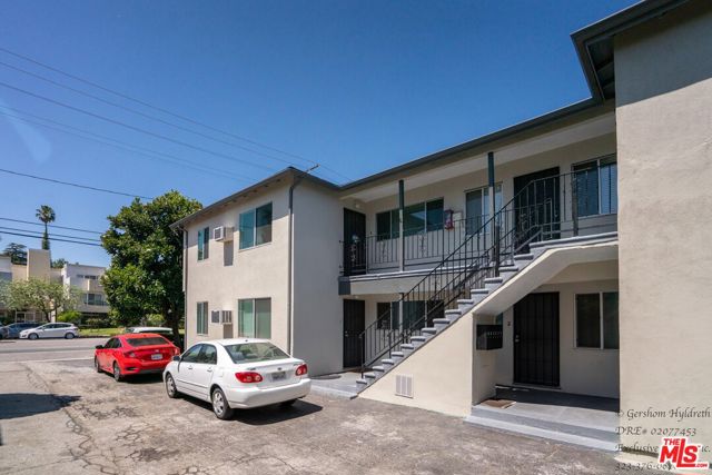 6640 Woodman Avenue, Van Nuys CA: https://media.crmls.org/mediaz/f6229d53-5036-4b0d-9fe1-f9796232fa52.jpg
