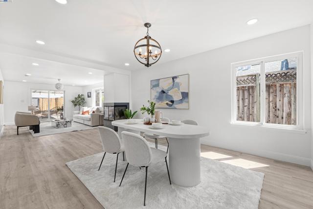 924 Magnolia Dr, Alameda CA: https://media.crmls.org/mediaz/f623558c-1716-4203-9d76-efb8ed841339.jpg