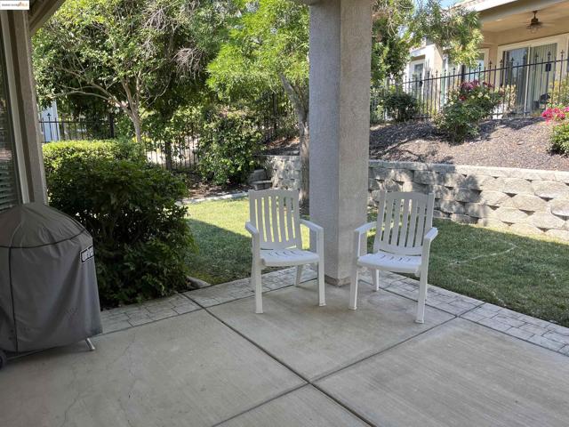 1381 BONUM WAY, Brentwood CA: https://media.crmls.org/mediaz/f623947a-ae69-4d78-b281-bf167d955b82.jpg