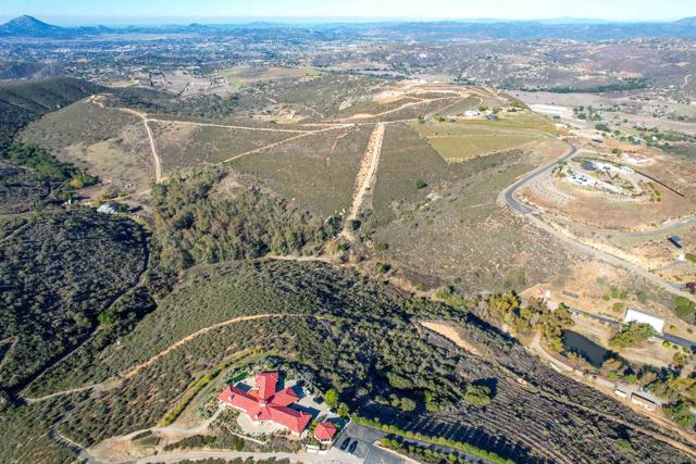 18408 Sweet Ln, Ramona CA: https://media.crmls.org/mediaz/f623a107-5ab2-4b93-b9a1-fa40860047ae.jpg