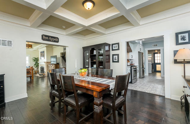 Detail Gallery Image 16 of 69 For 1955 N Los Robles Ave, Pasadena,  CA 91104 - 5 Beds | 3 Baths