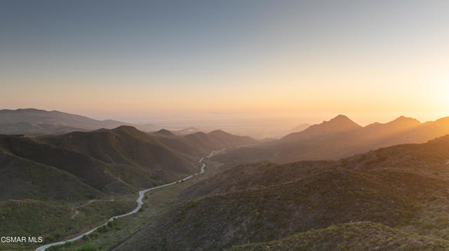 5302 Via Jacinto, Newbury Park CA: https://media.crmls.org/mediaz/f6251fc9-0514-4ac8-96e7-64e00002220b.jpg