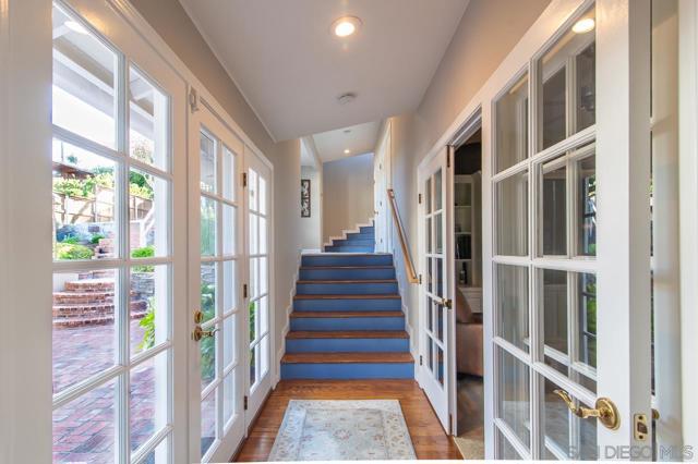 3733 La Cresta Dr, San Diego CA: https://media.crmls.org/mediaz/f6252c47-a4db-4c58-9163-e85ed7c21b7f.jpg