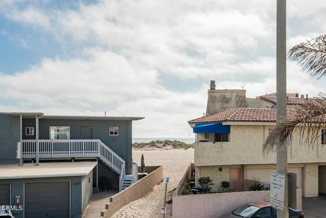 3300 Ocean Drive, Oxnard CA: https://media.crmls.org/mediaz/f625b5c6-d5e5-4662-b979-91e5fac1989d.jpg