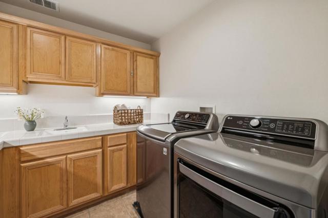 62 Spyglass Court, Half Moon Bay CA: https://media.crmls.org/mediaz/f6260988-a1b3-4487-a8d2-59f2499ee1a6.jpg