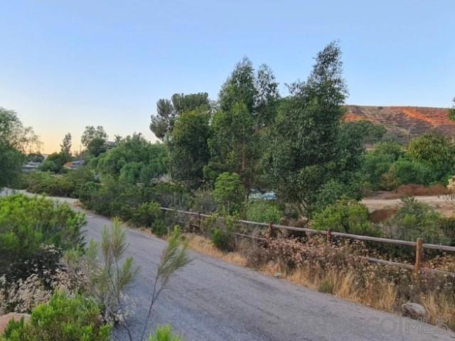 8209 Mesa Rd, Santee CA: https://media.crmls.org/mediaz/f626212e-e653-4e1e-8c2a-c8a7c34697b2.jpg