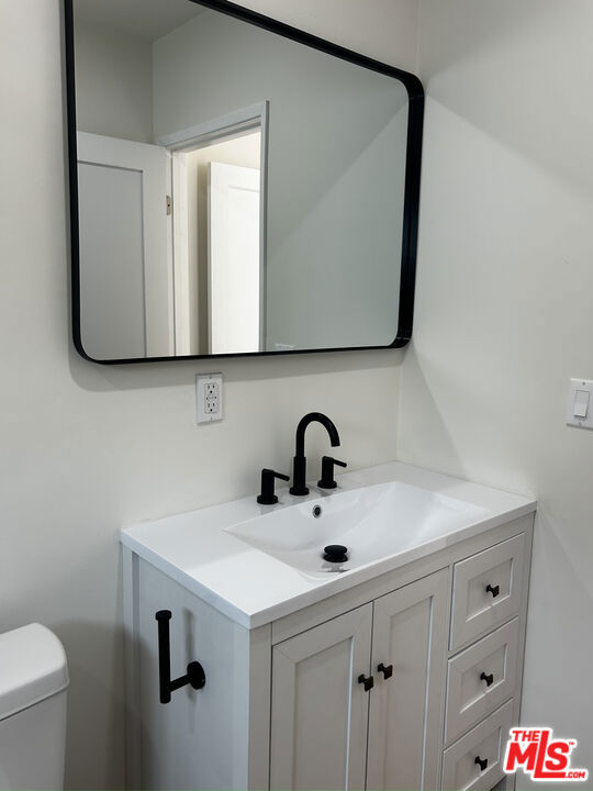 4232 Sunnyslope Ave, Sherman Oaks CA: https://media.crmls.org/mediaz/f6279205-c3e8-46ca-9a7f-63dc55a32cb7.jpg