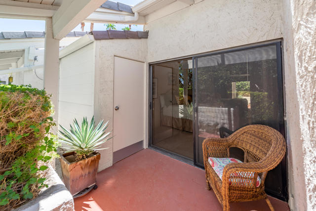 46510 Arapahoe Drive, Indian Wells CA: https://media.crmls.org/mediaz/f62849c4-0211-4cf5-8c27-4983a1efc725.jpg