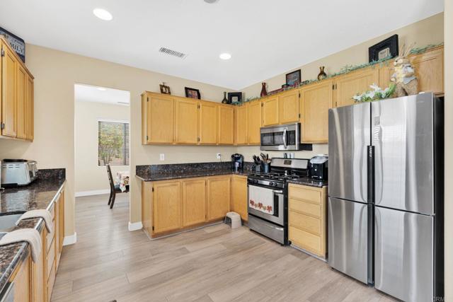 Detail Gallery Image 17 of 64 For 17866 Robusta Dr, Riverside,  CA 92503 - 6 Beds | 3 Baths