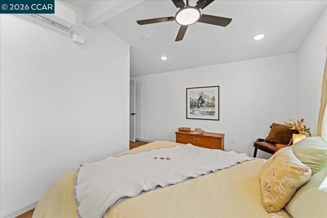 5169 Concord Blvd, Concord CA: https://media.crmls.org/mediaz/f628762a-73fe-48ab-bd37-aaef1a9cf295.jpg