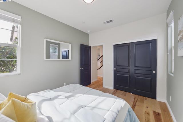 Image 11 of 33 For 2612 Admiral Cir
