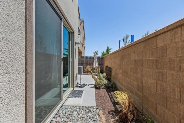 8906 Upbeat Way, Elk Grove CA: https://media.crmls.org/mediaz/f629ded2-1d27-42cf-82d4-620e6632ac6d.jpg