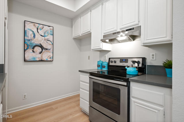 Detail Gallery Image 12 of 35 For 4200 via Arbolada #207,  Los Angeles,  CA 90042 - 2 Beds | 1 Baths