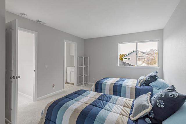 2100 Winged Foot Road, Half Moon Bay CA: https://media.crmls.org/mediaz/f62a7407-4c5a-4425-bc2a-f7a39980bdba.jpg