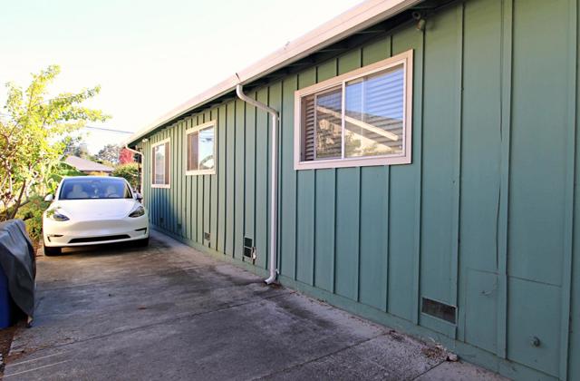 657 2nd Avenue, Redwood City CA: https://media.crmls.org/mediaz/f62a9490-cec3-42ed-a5e3-8f24637e0fc3.jpg