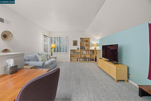 3800 Terra Granada Dr, Walnut Creek CA: https://media.crmls.org/mediaz/f62ab7de-c782-4088-98ce-ea7d8088d040.jpg