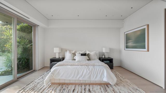 1230 Neptune Ave, Encinitas CA: https://media.crmls.org/mediaz/f62b0bb3-6069-4b84-81be-2dbd503e3824.jpg