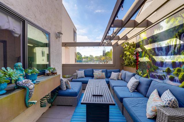 8490 Via Sonoma, La Jolla CA: https://media.crmls.org/mediaz/f62bf6fc-b50d-4060-8bca-a84be30c2664.jpg