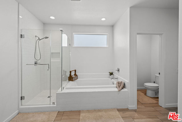 18113 Tableau Way, Santa Clarita CA: https://media.crmls.org/mediaz/f62cdb91-d05a-4514-b82c-e578c51dd218.jpg