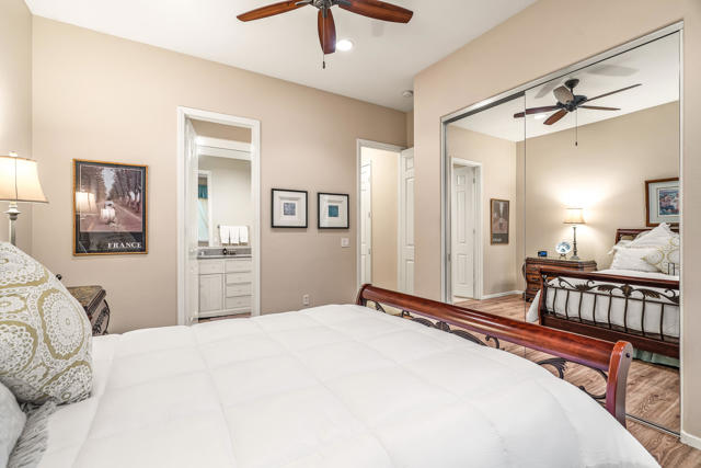 17 Corte Del Sol, Rancho Mirage CA: https://media.crmls.org/mediaz/f62d335c-be8b-4380-bb18-729d83547c50.jpg