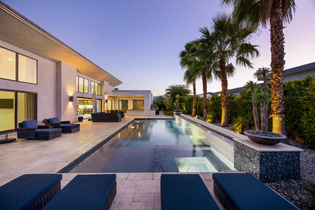 1 Via Merenda, Rancho Mirage CA: https://media.crmls.org/mediaz/f62d5709-4911-4bfb-80a9-318099084a41.jpg