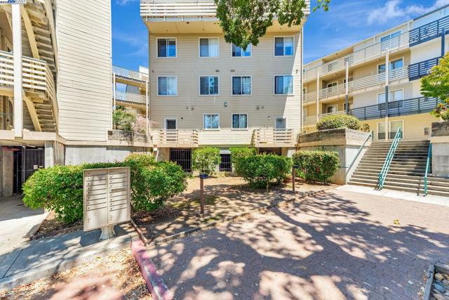929 E El Camino Real, Sunnyvale CA: https://media.crmls.org/mediaz/f62e2445-ba75-4a23-aebd-f5a2311fd3b7.jpg