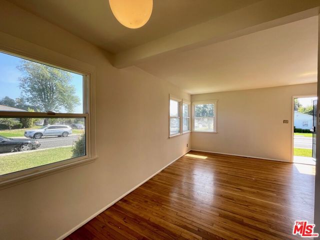 5954 W 85Th Place, Los Angeles CA: https://media.crmls.org/mediaz/f62e2970-8514-4929-ad34-e846f5e3a1bf.jpg