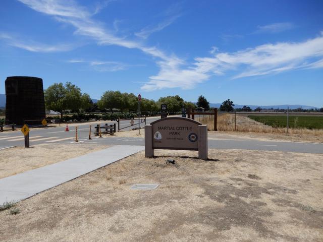 4604 Royal Forest Court, San Jose CA: https://media.crmls.org/mediaz/f62e3452-53bf-4d32-9c6d-3211b262f279.jpg