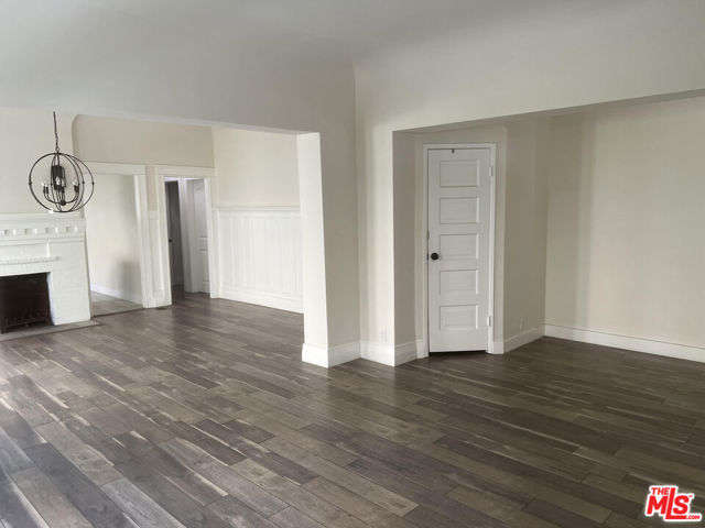 1414 N Las Palmas Avenue, Los Angeles CA: https://media.crmls.org/mediaz/f62e40cd-f54a-4371-9875-6077b4976442.jpg