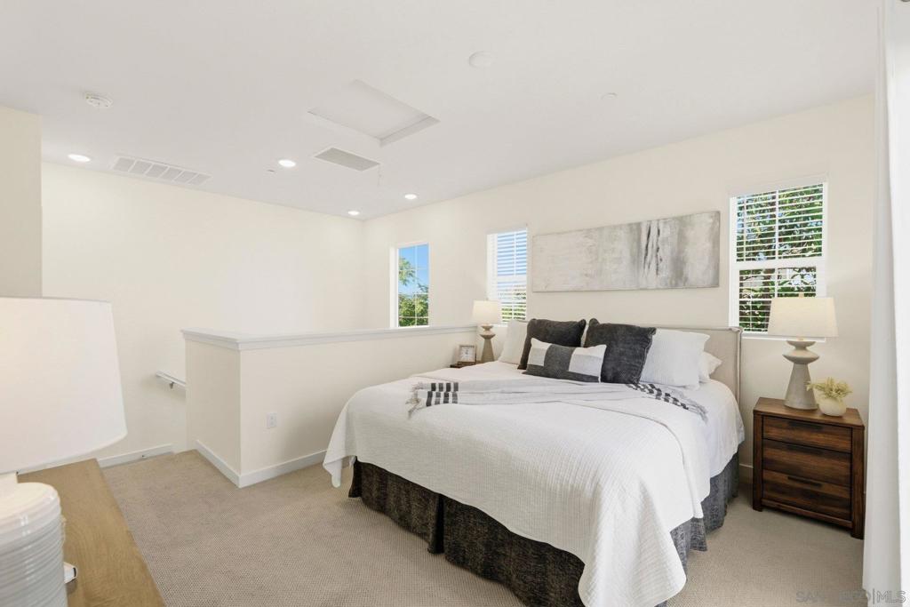 827 Blackstone - photo 17