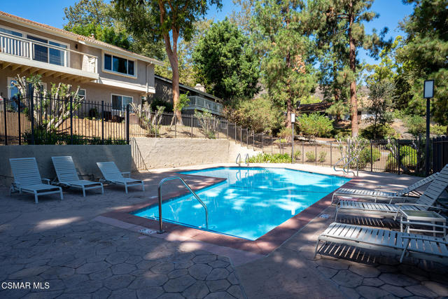 191 Rockrose Lane, Oak Park CA: https://media.crmls.org/mediaz/f62ee914-943a-4c43-9e41-1fb069b784bd.jpg