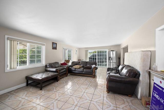 1492 Ilexey Avenue, San Diego CA: https://media.crmls.org/mediaz/f62f1b85-9a9e-41ed-bd0d-02a44790ee1b.jpg