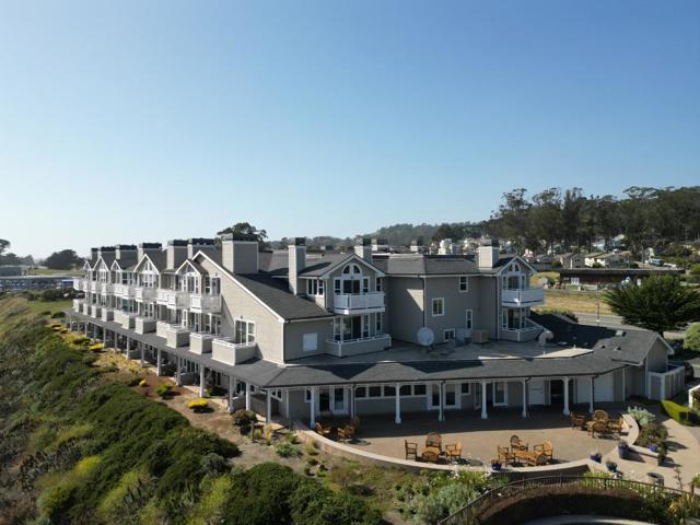 4100 Cabrillo Highway, Half Moon Bay CA: https://media.crmls.org/mediaz/f62fc5b1-9cf2-435e-ba52-eeb084c65c9d.jpg