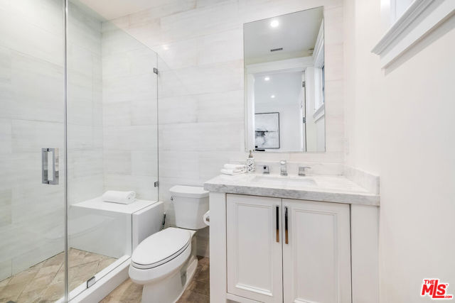 4402 Ledge Avenue, Toluca Lake CA: https://media.crmls.org/mediaz/f62fca5c-d581-4814-bbc1-215353f85ff5.jpg