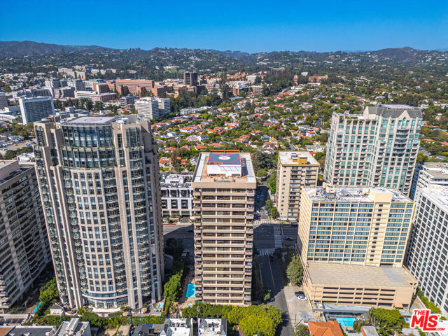 10750 Wilshire Boulevard, Los Angeles CA: https://media.crmls.org/mediaz/f6303765-dcaf-468d-81a9-b7d6f55436c7.jpg