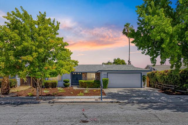 7630 El Roble Court, Gilroy CA: https://media.crmls.org/mediaz/f630c01c-0cba-4531-9ebc-3080c0308834.jpg