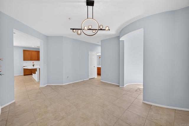 Detail Gallery Image 11 of 60 For 10254 Spruce Woodlands Way, Escondido,  CA 92026 - 3 Beds | 2 Baths