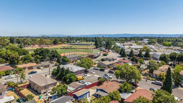 33854 14th Street, Union City CA: https://media.crmls.org/mediaz/f631450e-0260-408a-9bf2-8e03685285ff.jpg