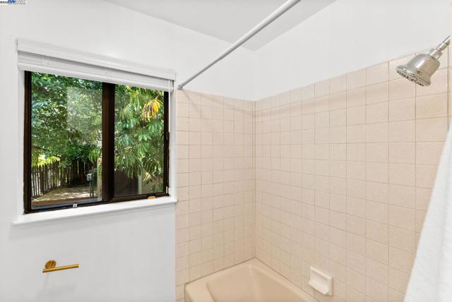 24288 Stacey Ln, Hayward CA: https://media.crmls.org/mediaz/f63187bb-77e9-4e22-8e29-532bb595110a.jpg