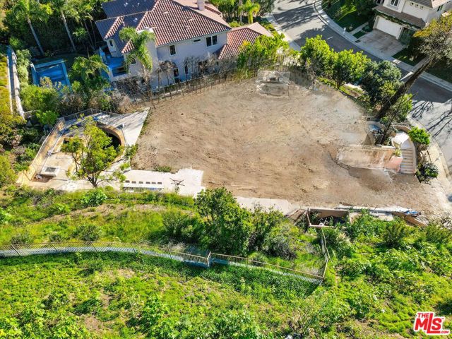 16821 Via La Costa, Pacific Palisades CA: https://media.crmls.org/mediaz/f6319799-4e1e-4821-baf8-ab2d98f3b58c.jpg