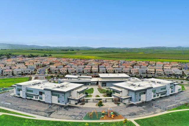 1426 S Central Parkway, Mountain House CA: https://media.crmls.org/mediaz/f63200e2-a8d3-466f-9922-e830838df898.jpg