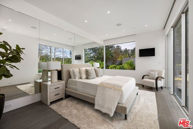 Drew Fenton | 12251 Castlegate Drive Los Angeles CA | MLS: 7060159