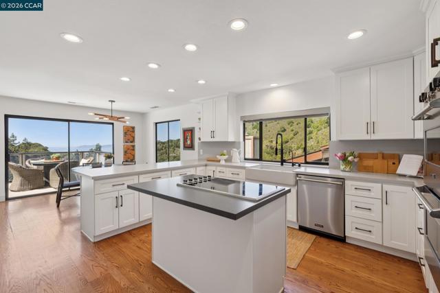 Image 16 of 49 For 1227 Alvarado Road